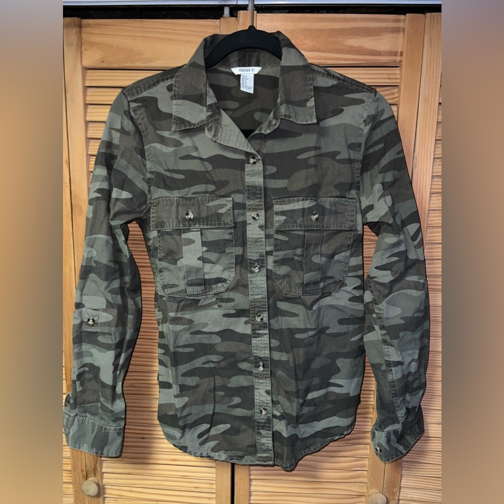 Forever 21 Small Camou Button Down Long Sleeve